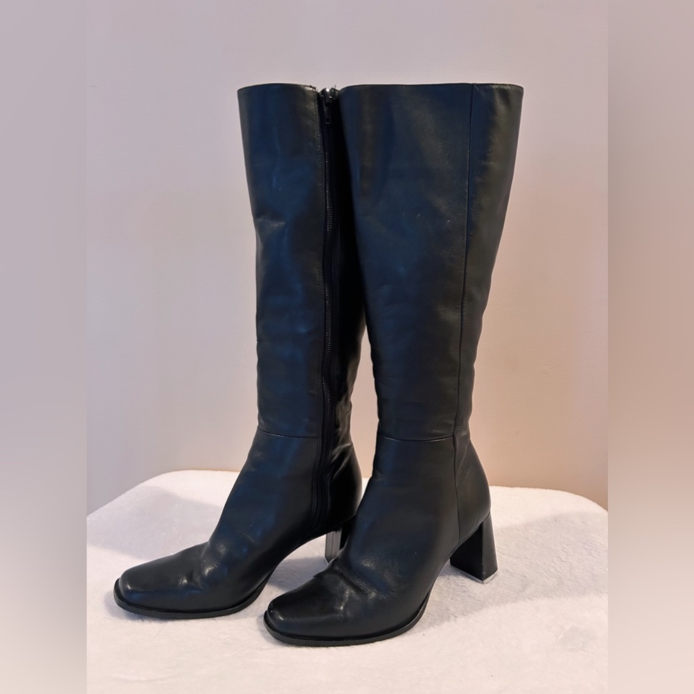 Markon black tall knee high leather heeled boots
